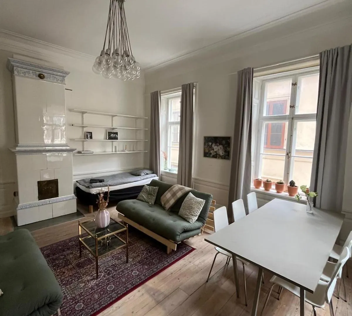 Home Inn Lng20 Stockholm Apartment